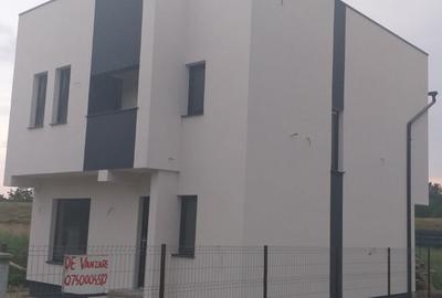 Casă cu Teren 500 Mp în Bercu Roșu - 2