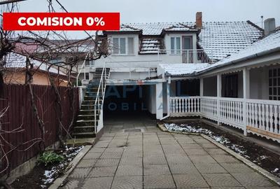 Casa cu mansarda, 7 camere, anexe, Sanmartin - 1