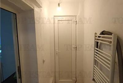 Casă individuală cu 3 camere cu Canalizare în Rahova - 12