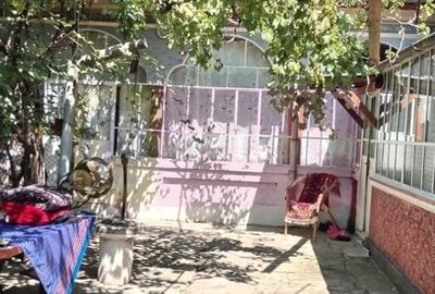 Casă cu 7 camere cu Teren 572 Mp în Central