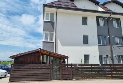 Apartament de doua camere cu teren de 300 mp pe CF  zona Sanpetru