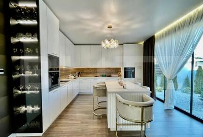 Casă cu 4 camere cu Teren 720 Mp în Central - 11