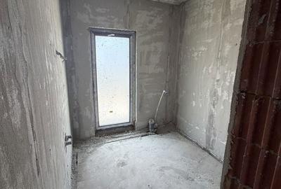 Casă cu 4 camere în Central - 2