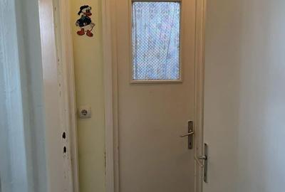 Apartament cu 3 camere semidecomandat în Micro 1 - 2