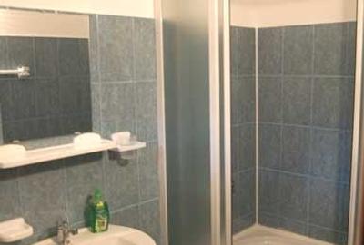 Pensiune de vanzare – 13 camere, complet mobilata si utilata – Valea Rasnoavei, - 2