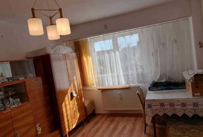Apartament cu 2 camere decomandat în Nufărul - 2