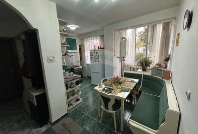 Apartament cu 3 camere decomandat în Central - 1