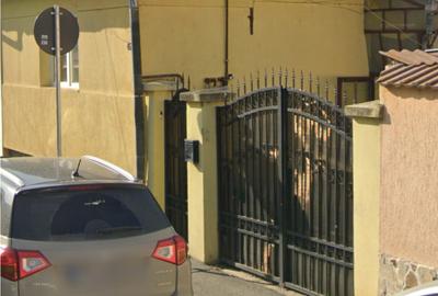 Casă individuală cu 4 camere cu Teren 70 Mp în Reșița