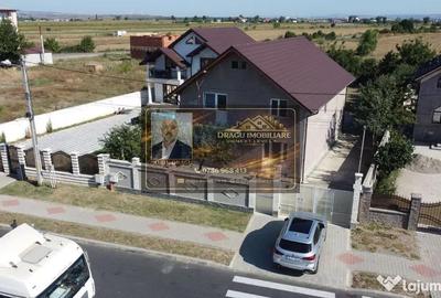 Casă cu 7 camere cu Canalizare în Adjud