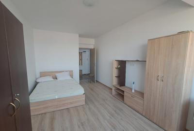 Garsonieră decomandată în Apărătorii Patriei