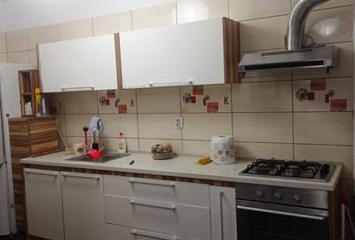 Apartament cu 3 camere semidecomandat în Fundeni - 2