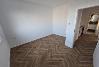 Duplex cu 3 camere cu Canalizare în Ghiroda - 5