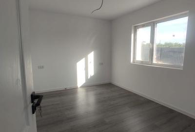 Casă cu 3 camere în Ciurbești - 10