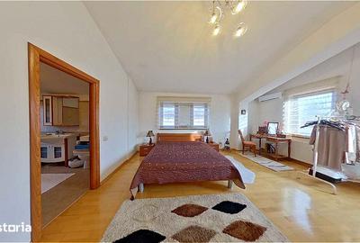 Casă cu 4 camere cu Canalizare în Dobroești