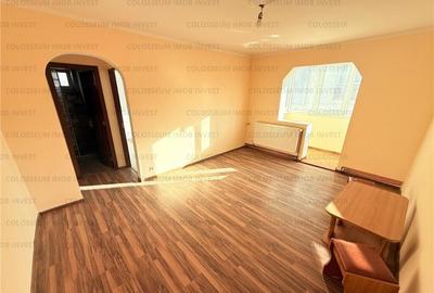 Apartament cu 2 camere,semidecomandat - zona Tractorul - 1