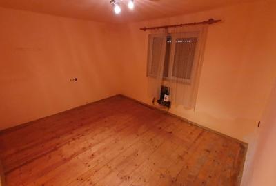 Casă cu 4 camere în Aradul Nou