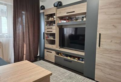 Apartament cu 3 camere semidecomandat în Central - 1