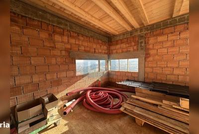 Casă cu 4 camere cu Teren 2000 Mp în Baciu - 9