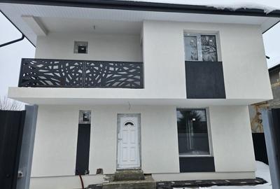 Casă individuală cu 4 camere cu Canalizare în Clinceni - 1