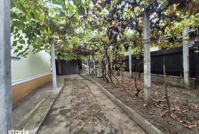 Casă cu 4 camere cu Teren 930 Mp în Central