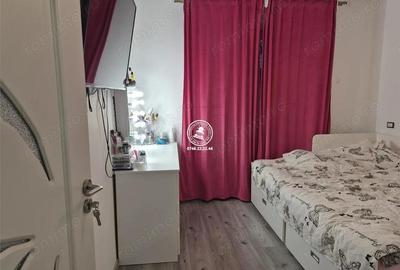Apartament cu 3 camere semidecomandat în Alexandru cel Bun