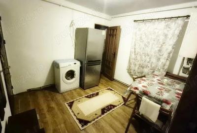 Garsonieră decomandată în Steaua