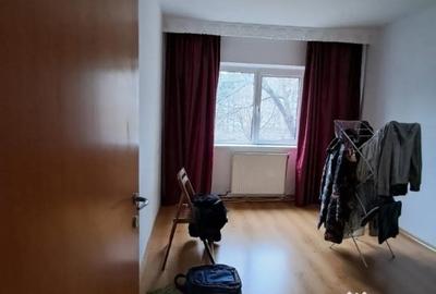 Apartament cu 3 camere decomandat în Tomești - 9