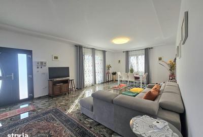 Casă cu 6 camere cu Teren 2000 Mp în Central - 2