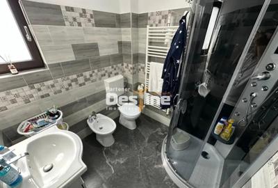 Casă cu 5 camere cu Garaj în Central - 6