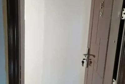 Apartament cu 3 camere semidecomandat în Central - 1