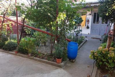 Casă cu 5 camere cu Canalizare în Central - 10