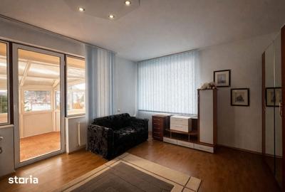 Casă cu 8 camere cu Teren 950 Mp în Piața - 3