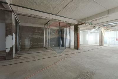 Spațiu comercial, de 448.20001220703 mp, în Nord-Vest - 13