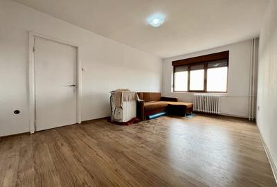 Apartament 3 camere, semidecomandat, etaj intermediar, zona Sala Olimpia - 2