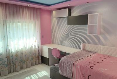 Apartament cu 4 camere decomandat în Central - 1
