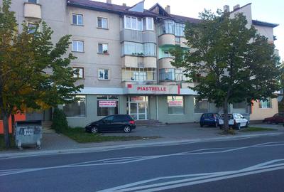 Spațiu comercial, de 200 mp, în Central - 8