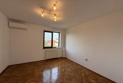Vila spațioasă în Sisesti | 600 mp | 9 locuri de parcare | Teren 1500 mp - 26
