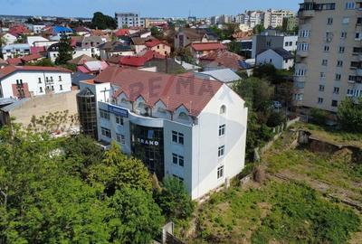 Birou, de 1,525 mp, în Central - 2