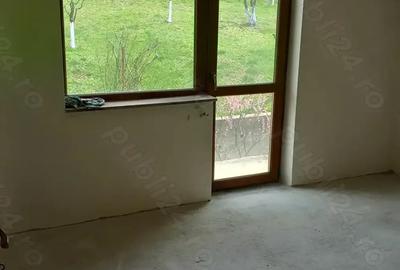 Casă cu 5 camere în Central - 1