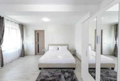 Casă cu 20 camere cu Teren 550 Mp în Central - 1