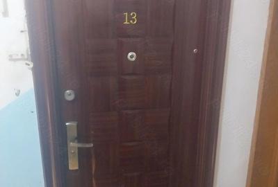 Apartament cu 3 camere decomandat în Exterior Vest