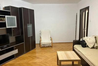 Garsonieră decomandată, mobilată în Muncii