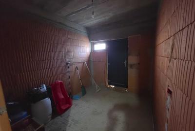 Casă cu 4 camere în Central - 8