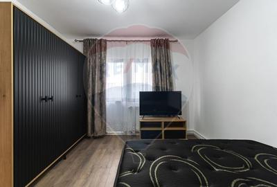 Apartament cu 3 camere decomandat, mobilat în Tractorul - 7