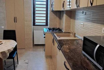 Apartament cu 3 camere decomandat în Griviței