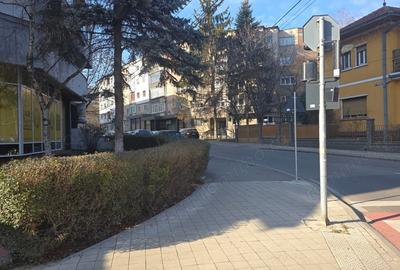 Spațiu comercial, de 70 mp, în Decebal - 18