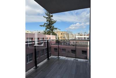 Apartament cu 3 camere semidecomandat, mobilat în Central - 14