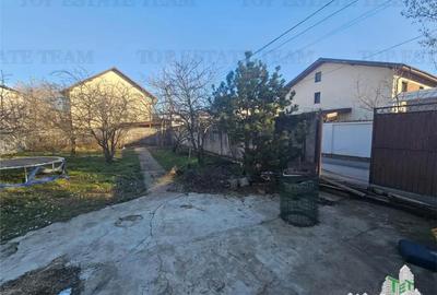 Teren de 320 mp, în Roșu - 1