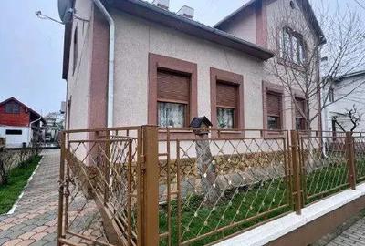 Casa zona centrala 300mp, 700mp teren, Radauti - 2