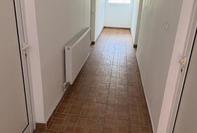 Casă cu 8 camere cu Teren 500 Mp în Exterior Sud - 2